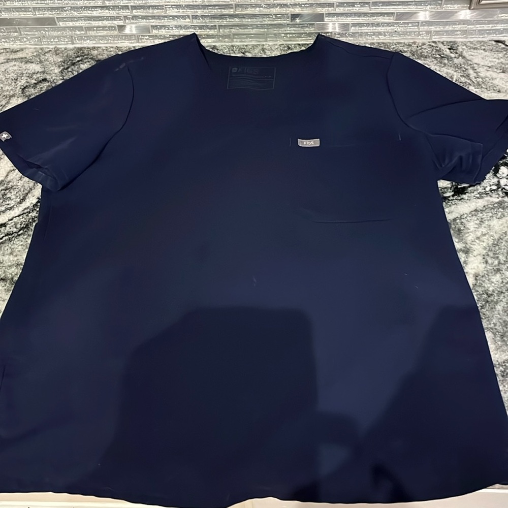 Figs scrub top